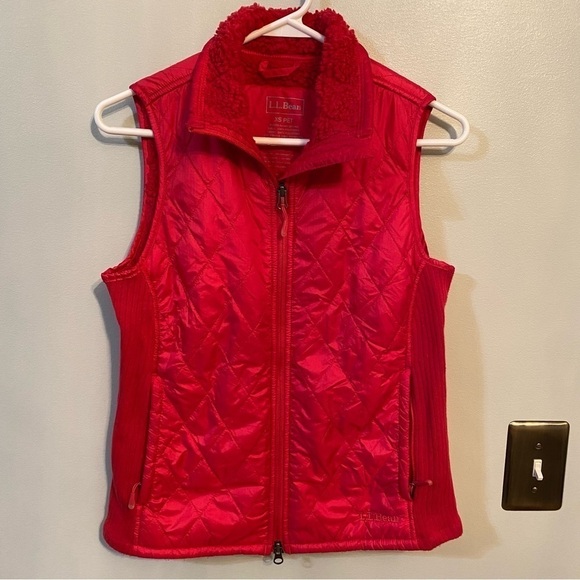 L.L. Bean red quilted vest with Sherpa collar size extra small petite - Picture 1 of 7